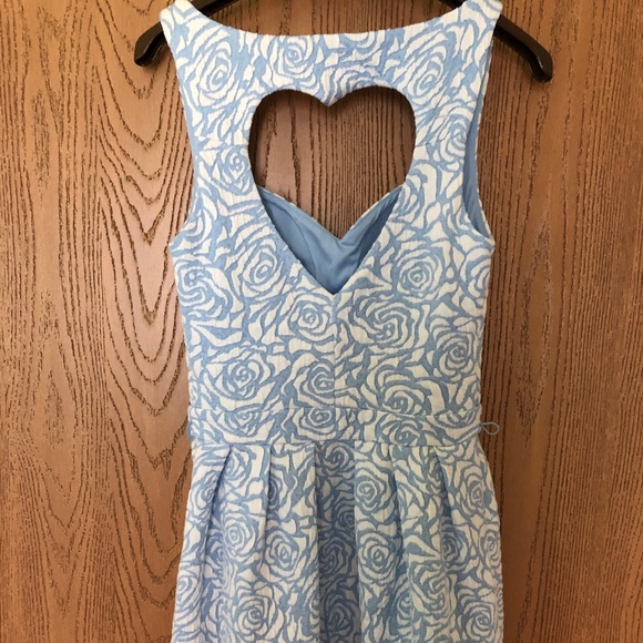 Candies blue dress heart cutout - Picture 4 of 4